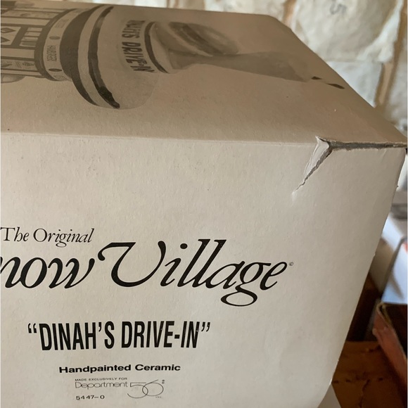 Snow Village - Dinah’s Drive-In  (In original box) - Picture 3 of 3